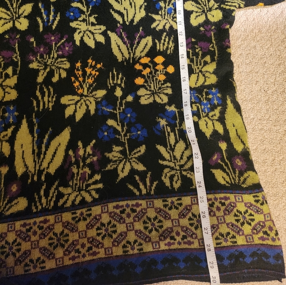 Vintage Nordic Style Floral Knit Sweater - Picture 14 of 16